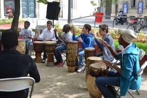 Restitution de l'atelier percussions haïtiennes avec Atissou au collège Balzac de Neuilly sur Marne
